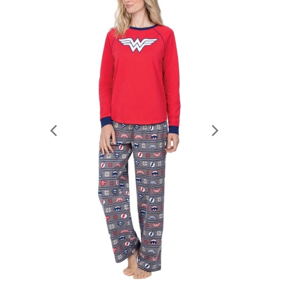 Wonder Woman Pajamas - Picture 3 of 7
